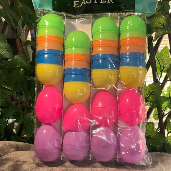 New Paw Patrol Chase Easter/HalloweenBucket & 24 Easter Eggs - Picture 9 of 14